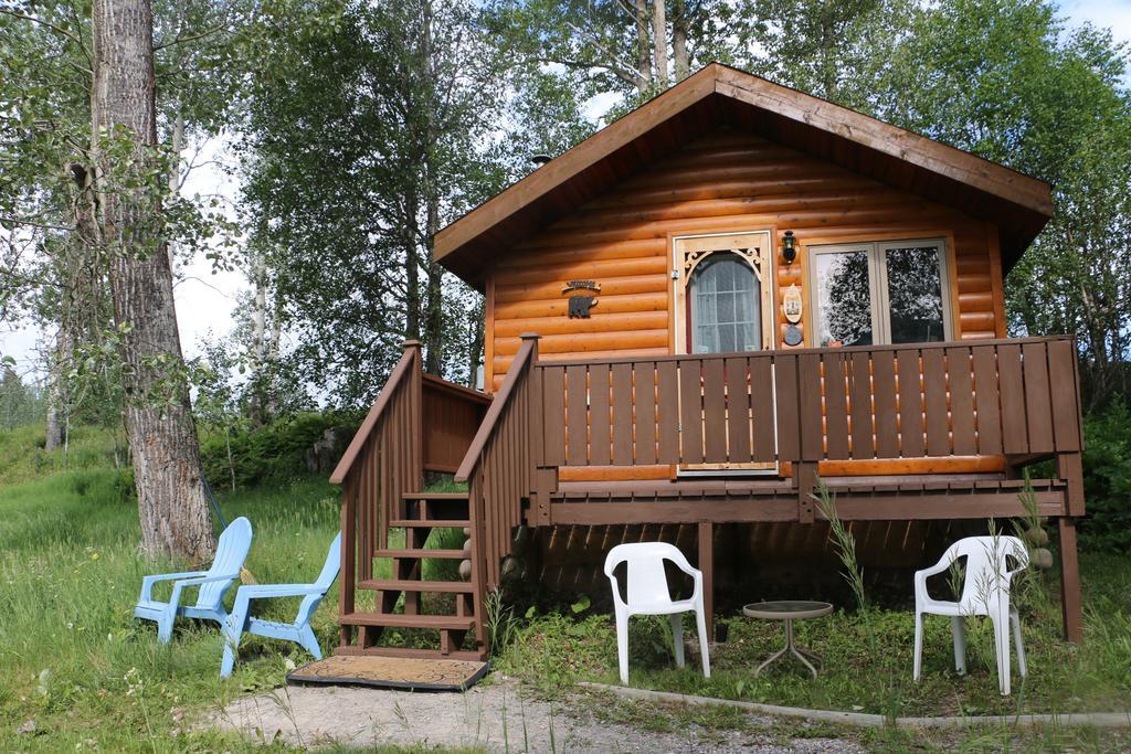 Rocky Mountain Cabins And Home Golden Habitación foto